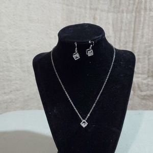 Cube Necklace Set